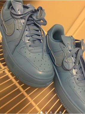 Nike Low-Top Sneakers — Powder Blue